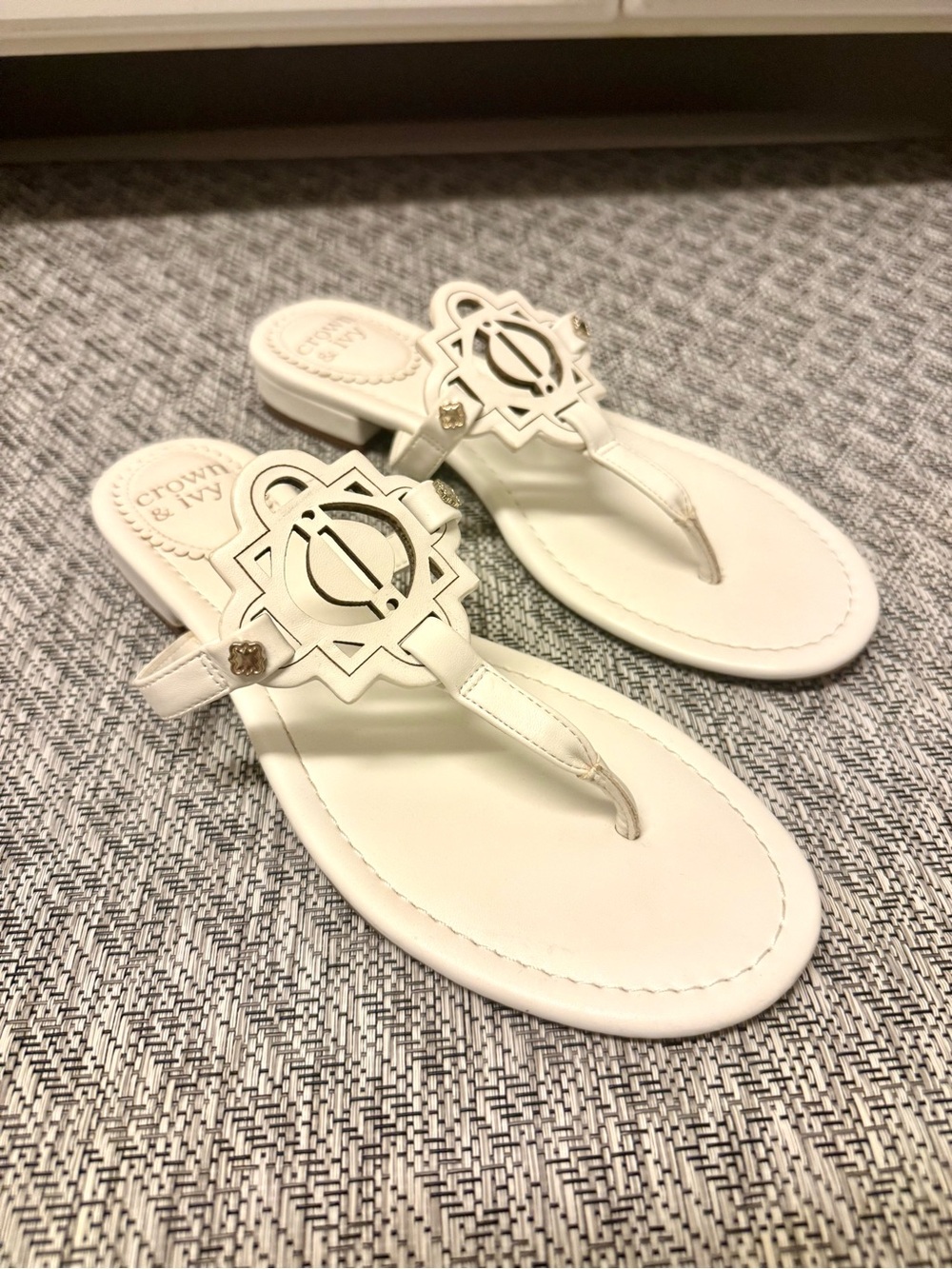 crown & ivy White Women's Cutout Medallion Thong Sandals